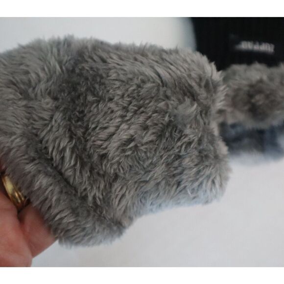 Zuppad Kid's Sz Medium Black Fleece Lined Beanie, Mittens & Infinity Scarf Set - Picture 8 of 14